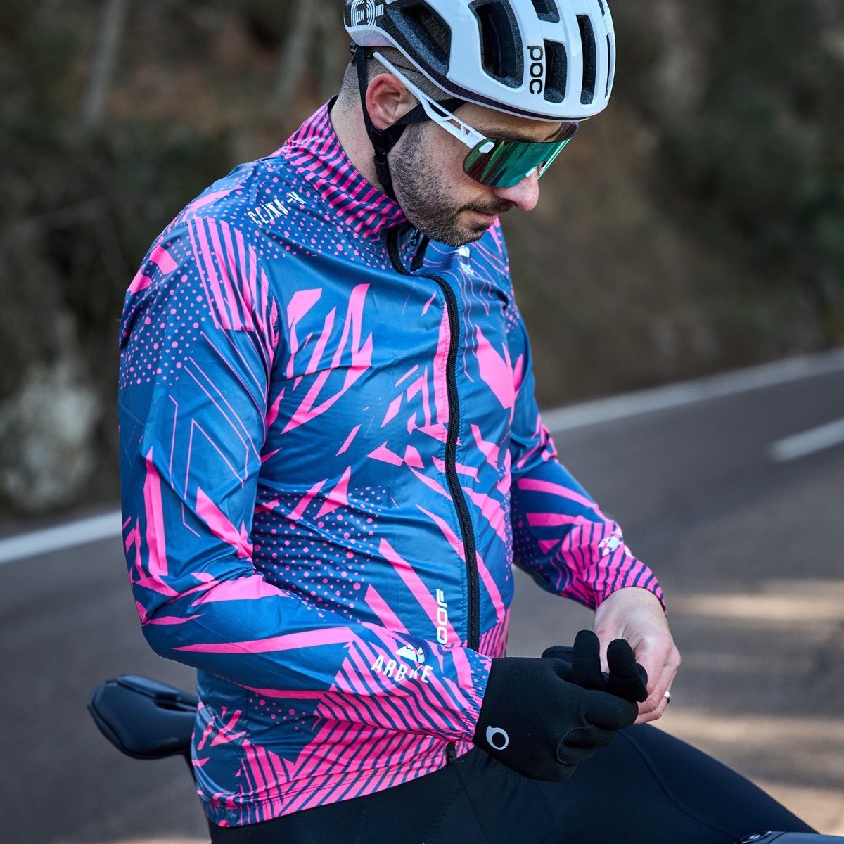 Alternative view of Chaqueta cortaviento ligera AeroLite Pink/Blue