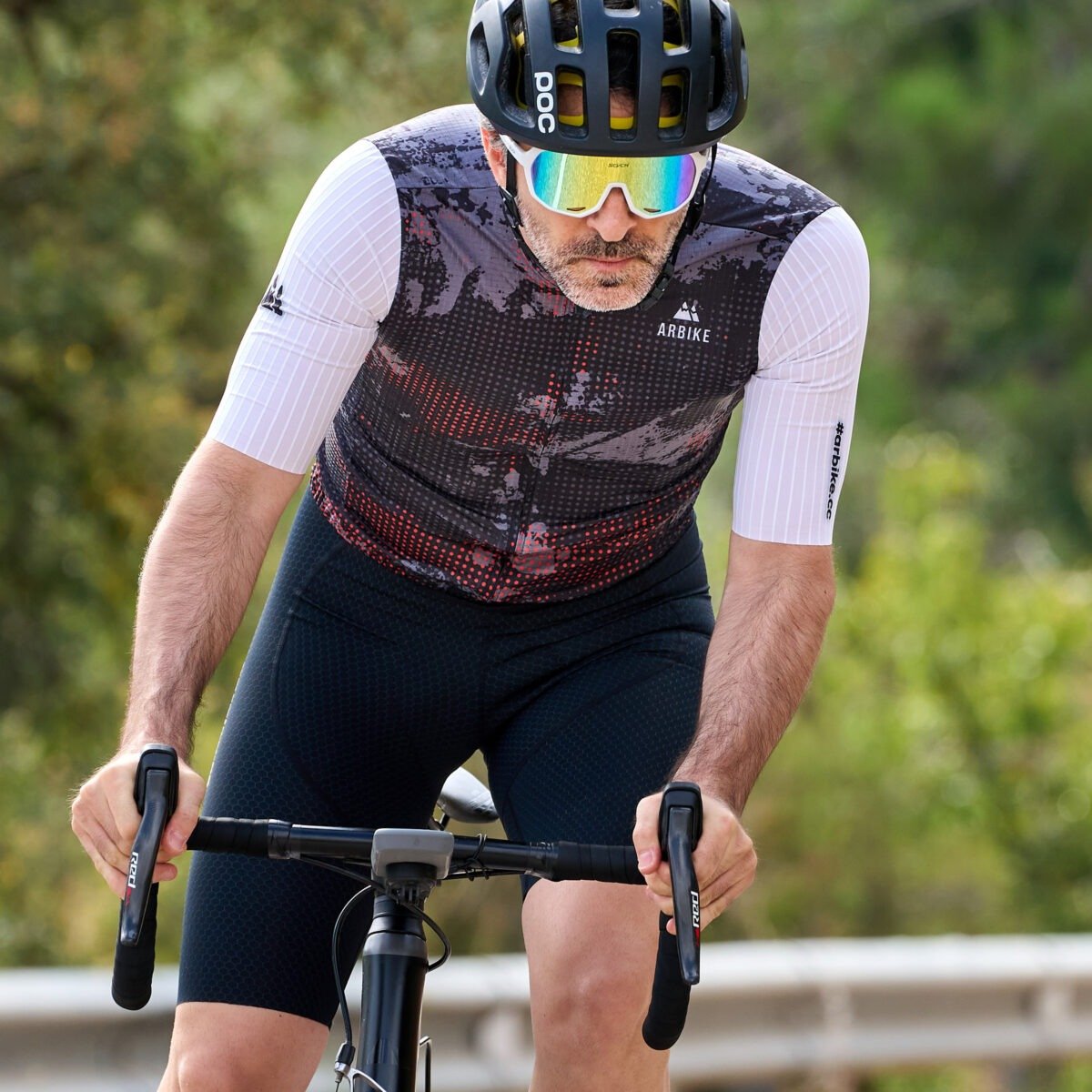Arbike – Ropa de ciclismo premium para ciclistas exigentes
