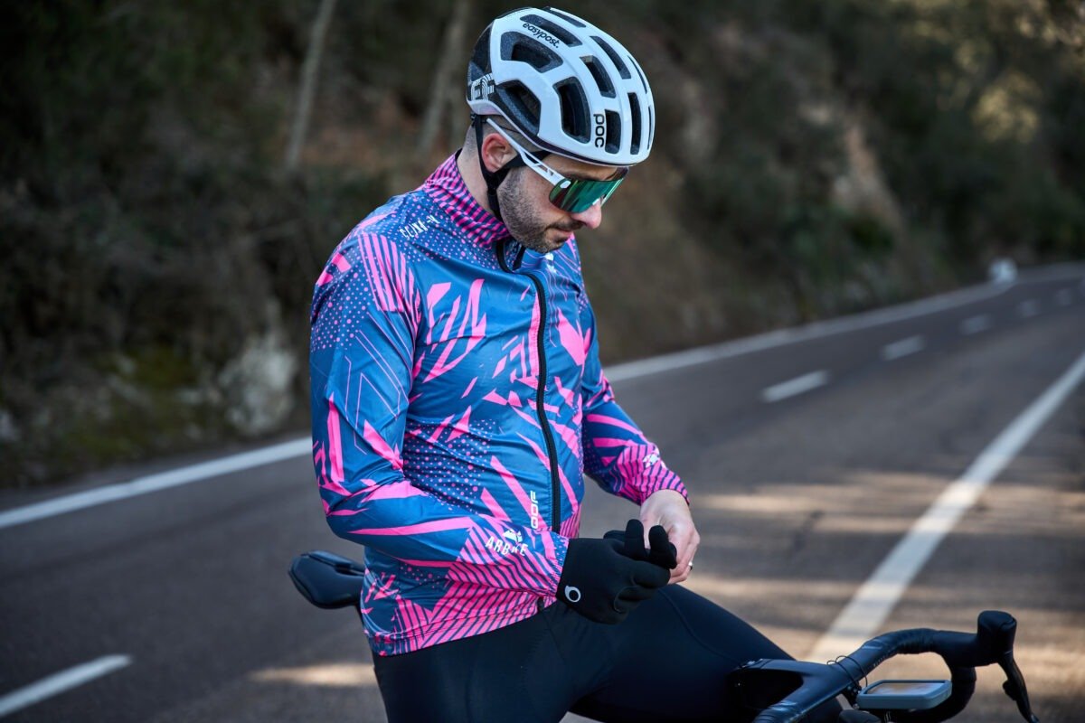 embajador Arbike con ropa de ciclismo Ambassador Series en el Stelvio – calidad profesional a precio especial